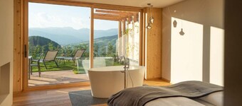 Beautiful Apartment “Aura Chalets  No 4” with Mountain View, Wi-Fi & Garden