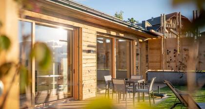 Schöne Ferienwohnung "Aura Chalets No 4" mit Bergblick, WLAN & Garten