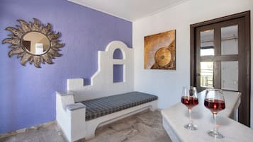 Caja de seguridad en la habitación, wifi gratis y ropa de cama
