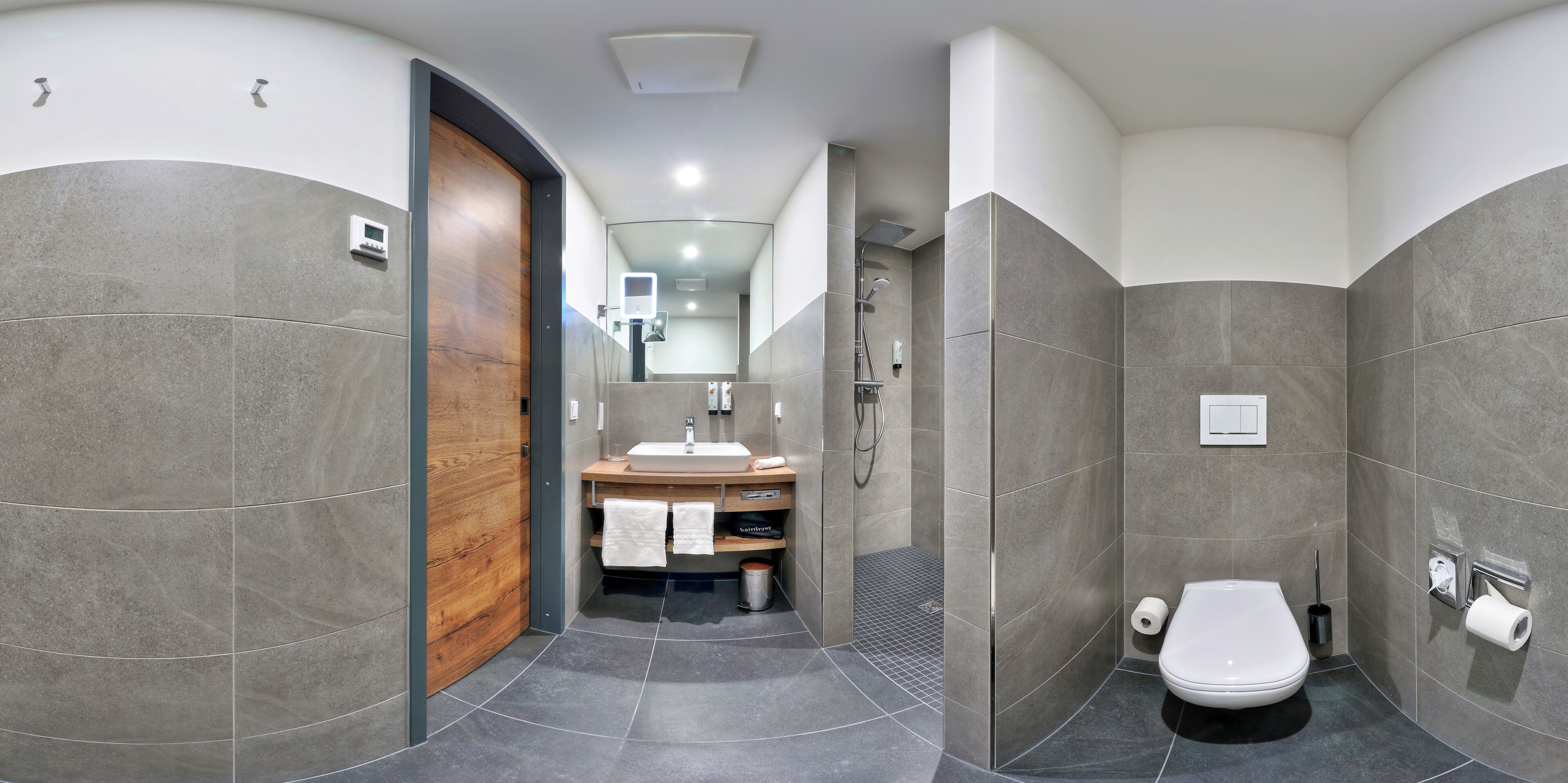 Dusche, Regendusche, kostenlose Toilettenartikel, Haartrockner