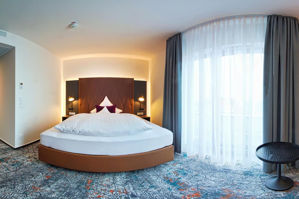 comfort room | 1 bedroom, premium bedding, down duvets, minibar