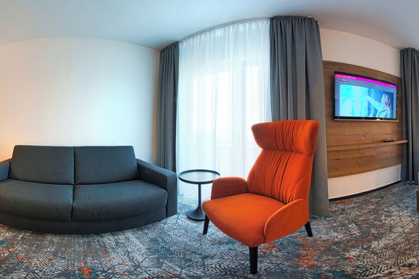 Habitación junior doble | Ropa de cama de alta calidad, edredones de plumas, minibar y caja fuerte