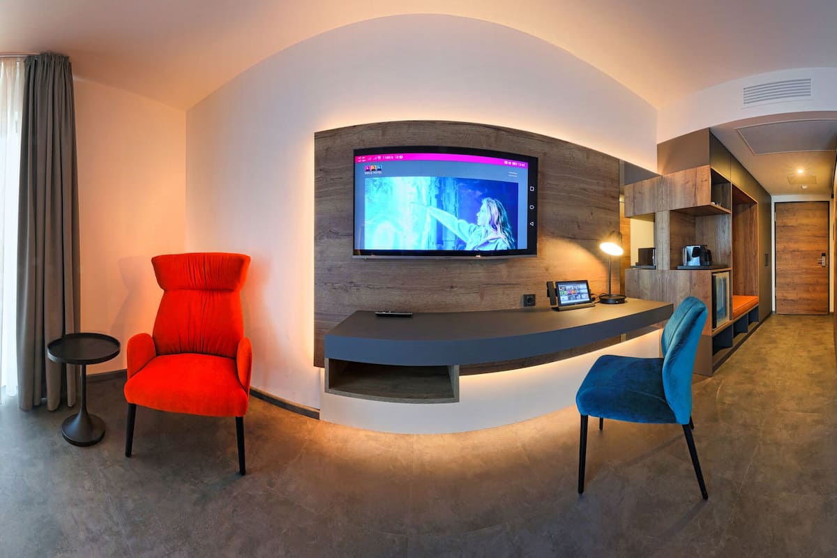 deluxe double room | 1 bedroom, premium bedding, down duvets, minibar