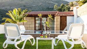 Property grounds - Charming Refurbished 18th Century Cottages in Arico Nuevo (Arico)