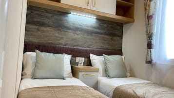 2 bedrooms, iron/ironing board, travel cot, free WiFi