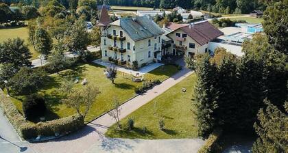 Ferienwohnung, 92qm, 2 Schlafzimmer, 2 Bäder, Balkon mit Bergblick