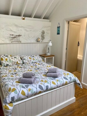 2 soverom, strykejern/-brett, wi-fi (inkludert) og sengetøy