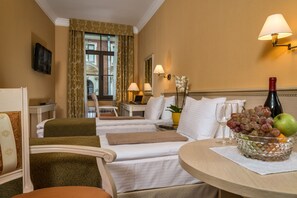 標準雙人或雙床房 | 布置獨特、書桌、筆電工作空間、隔音