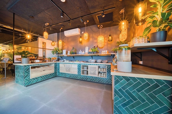 Daily buffet breakfast (EUR 17.9 per person)