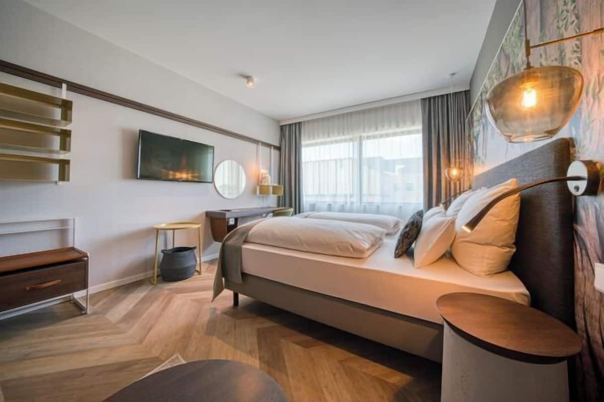 In-room safe, desk, soundproofing, free WiFi