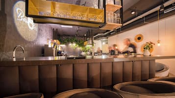 Bar (in der Unterkunft)