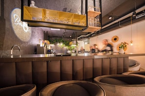 酒吧（店内）
