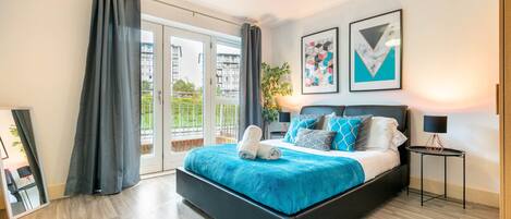 1 Schlafzimmer, Schreibtisch, Bügeleisen/Bügelbrett, Reisekinderbett