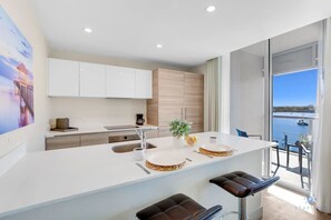 Condo, 1 Bedroom, Balcony, Bay View | Living area