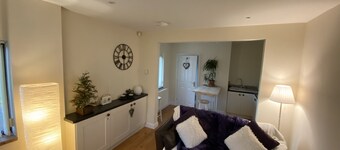 Cosy Stable Conversion Between Sheffield & Leeds
