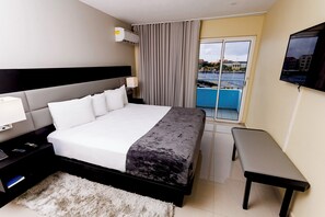 Standard Room, 1 King Bed, Balcony, Harbour View (Balcony )
