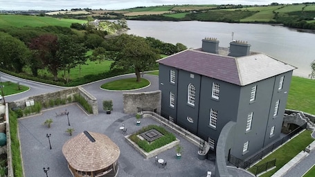 Exterior. Ballywilliam House,Kinsale, 8 mins to town, sleeps 32 guests