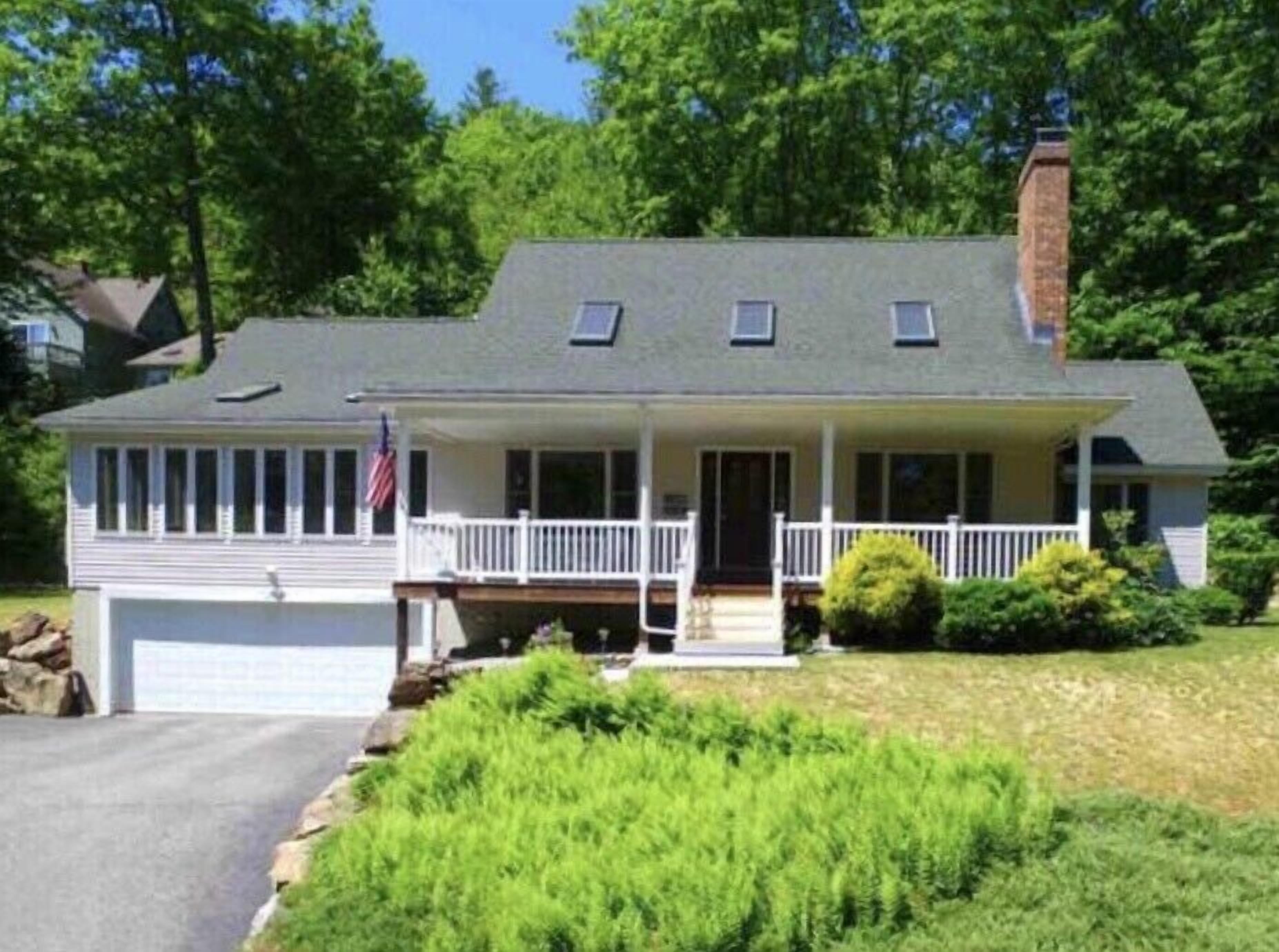 Great Home for Laconia Bike Week & Summer Vacation with Game Room in Basement
