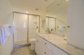 Suihku, hiustenkuivaaja