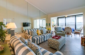 Living area - Mariner Pointe 1013: Island Oasis with Bay Views! (Sanibel)