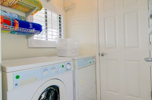 Interior - Mariner Pointe 1013: Island Oasis with Bay Views! (Sanibel)