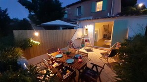 Outdoor dining - Mazet between Gassin and Cogolin, 5 km from Saint Tropez (Gassin)