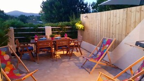 Outdoor dining - Mazet between Gassin and Cogolin, 5 km from Saint Tropez (Gassin)