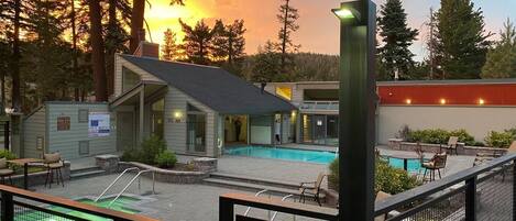 Condo, 2 chambres | Piscine | Piscine extérieure