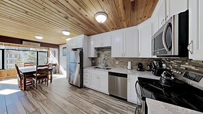 Condo, 2 Bedrooms | Private kitchen | Fridge, oven, coffee/tea maker, toaster