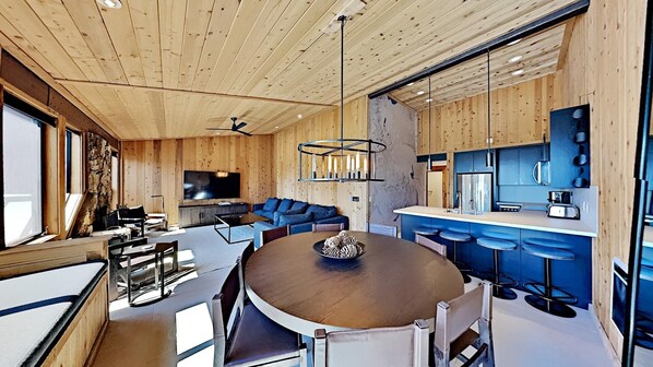 Appart'hôtel, 3 chambres | Cuisine privée | Réfrigérateur, four, cafetière/bouilloire, grille-pain