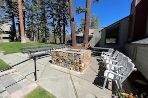 Condo, 2 Bedrooms | Outdoor dining