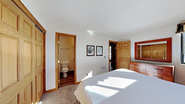 Condo, 2 Bedrooms