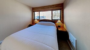 Condo, 2 Bedrooms | 2 bedrooms, free WiFi, bed sheets