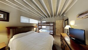 Condo, 4 Bedrooms
