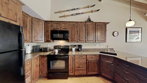 Condo, 4 Bedrooms | Private kitchen