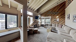 Condo, 4 Bedrooms | Living room