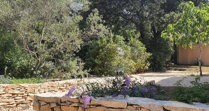 Villa - Nimes - 4/6pers - jacuzzi - 2 terraces - WIFI