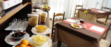 Petit déjeuner buffet compris tous les jours