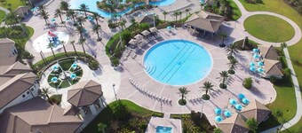 8BR Luxury Sleeps 22 w Pool & Hot Tub—Near Disney