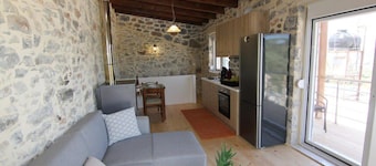 Malia Stone Residence - Secluded Cozy Retreat