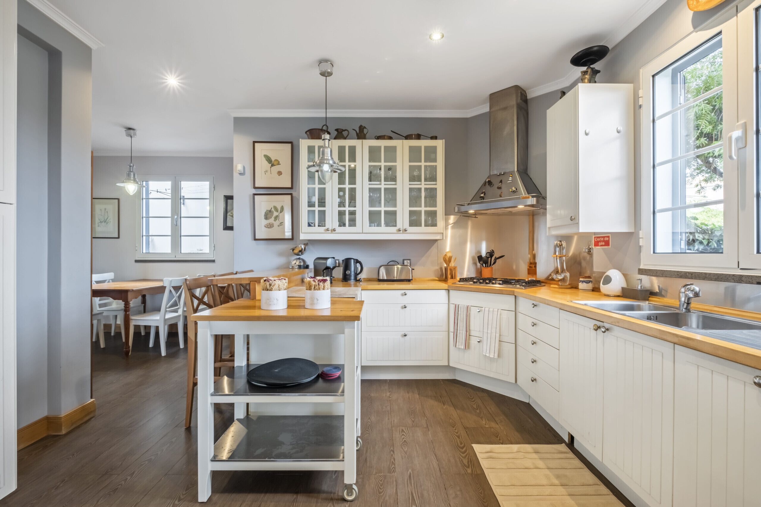 冰箱、微波炉、烤箱、洗碗机