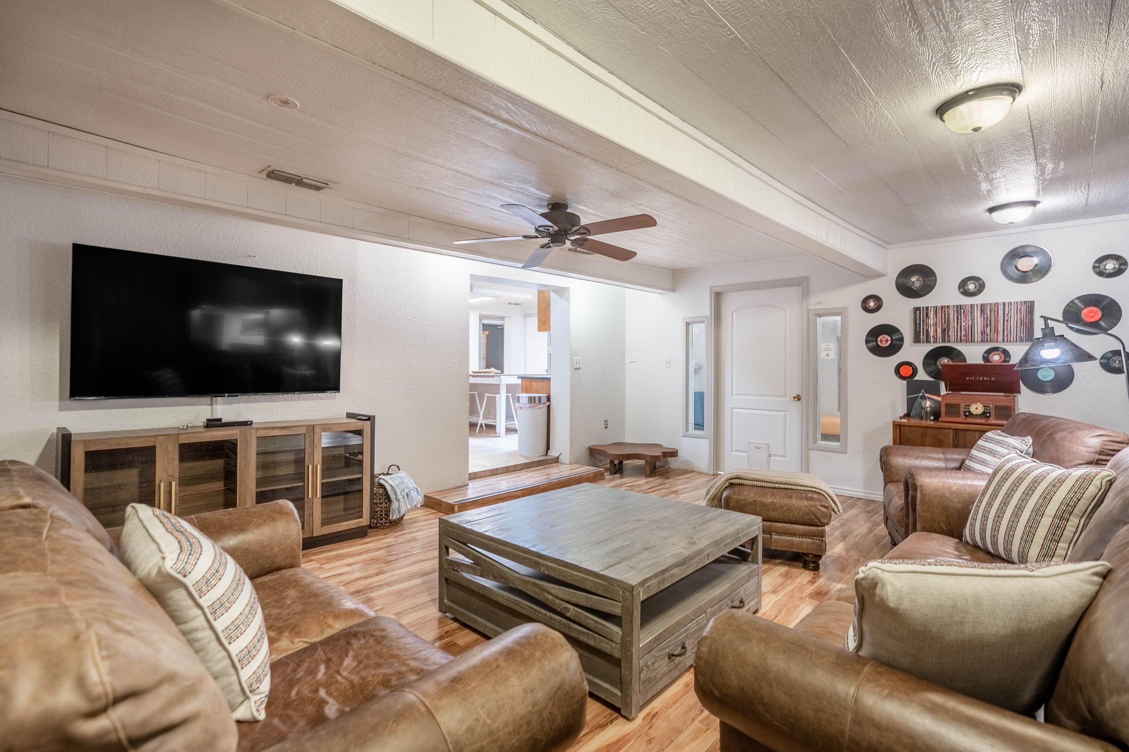 TV, fireplace, books, stereo