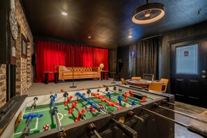 غرفة الألعاب