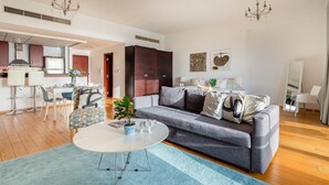 Unclassified image, 5 of 21, button - Full Sea View! Bright + Beautiful Studio in Jbr! (Dubai)