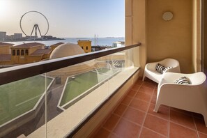 Property grounds - Full Sea View! Bright + Beautiful Studio in Jbr! (Dubai)