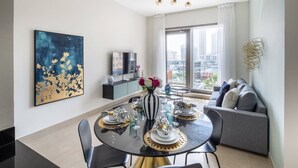Living area - Ornate 1BR w/ Breathtaking Marina Views! (Dubai)