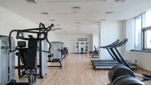 Fitness facility - Ornate 1BR w/ Breathtaking Marina Views! (Dubai)