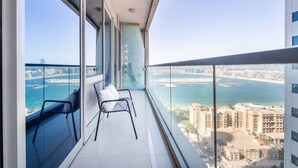 Property grounds - Sophisticated 1BR Apartment in Dubai Marina (Dubai)
