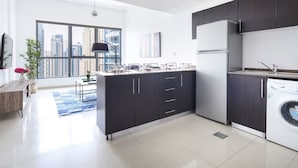 Interior - Marina Views! Beautiful 1BR in Dubai Marina (Dubai)