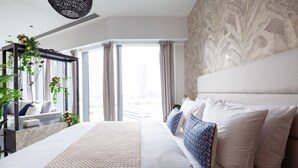 Room - Serene Studio Apartment in Central Park Towers (Dubai)